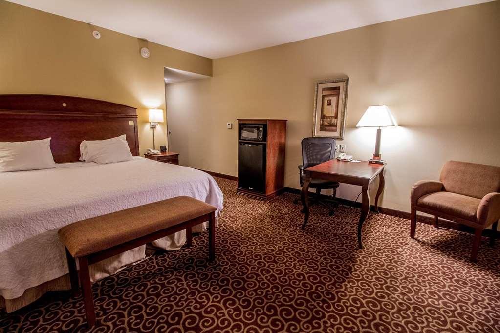 Hampton Inn & Suites Oklahoma City - South Room photo